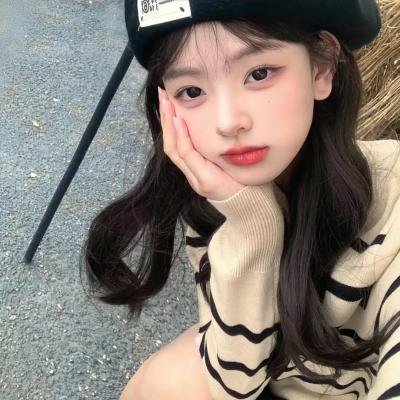 独家爆料：一线女星素颜现身菜市场，本人沉默不回应，长达一周